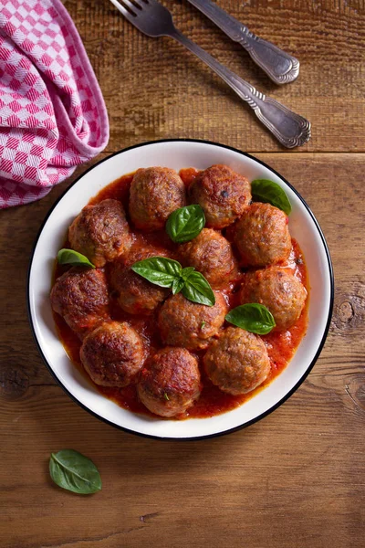 Meatballs Tomato Sauce Garnished Basil Bowl Wooden Table View Top — Stock Photo, Image
