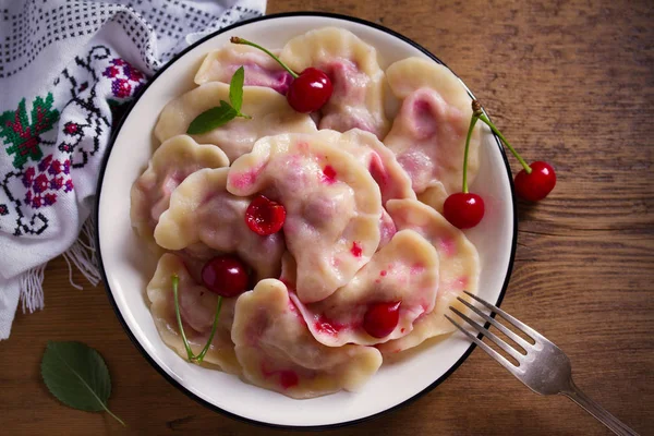 Dumplings Remplis Fraises Pierogi Varenyky Vareniki Pyrohy Boulettes Avec Remplissage — Photo