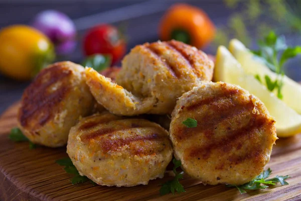 Vis Cakes Vis Pastei Gebakken Koteletten Van Gehakt Vis Serveerplank — Stockfoto