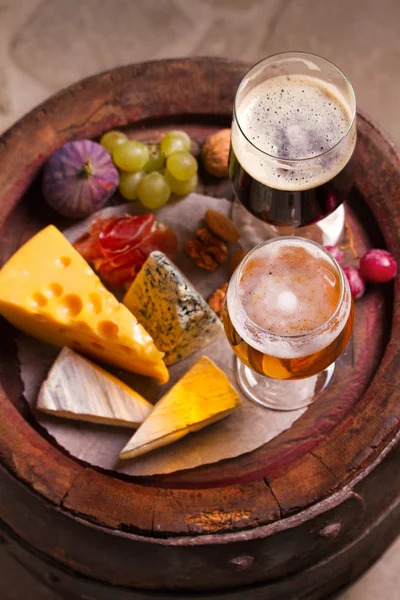 Beer Cheese Glass Beer Cheese Walnuts Wooden Beer Cask Ale — Stock Photo, Image