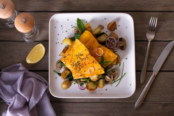 Smoked Cod Fish Fillets Potatoes Mushrooms Spinach View Top Studio — Stock Photo, Image