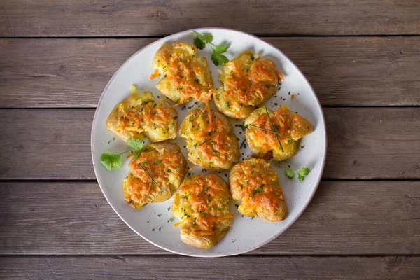 Nieuwe Babyaardappelen Met Knoflook Kaas Gezond Vegetarisch Voedsel Uitzicht Van — Stockfoto