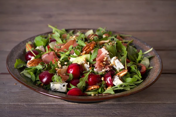 Erdbeer Schinken Salat Mit Gorgonzola Und Rucola Gesunde Ernährung Horizontales — Stockfoto
