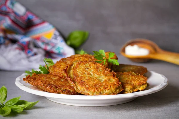 Des Gâteaux Aux Pommes Terre Beignets Légumes Crêpes Latkes Plat — Photo