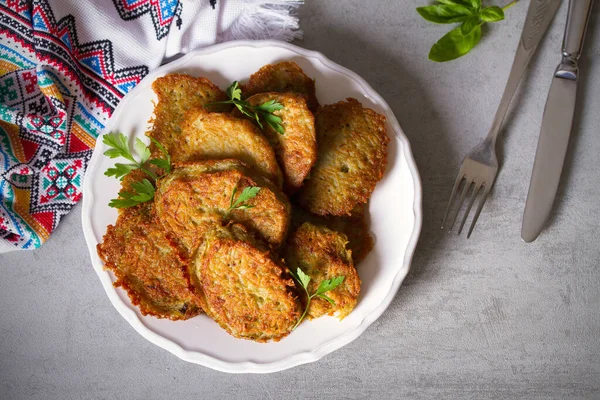 Des Gâteaux Aux Pommes Terre Beignets Légumes Crêpes Latkes Plat — Photo