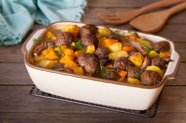 Tereyağlı ve patatesli köfte