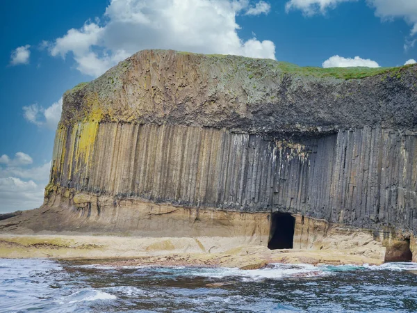 Rocce Basaltiche Vulcaniche Incastro Colonnare Cui Giunzioni Verticali Formano Colonne — Foto Stock