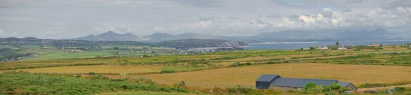 Abersoch Pwllheli Mountains Snowdonia Mynydd Cilan Llyn Pension Gwynedd Wales — стоковое фото