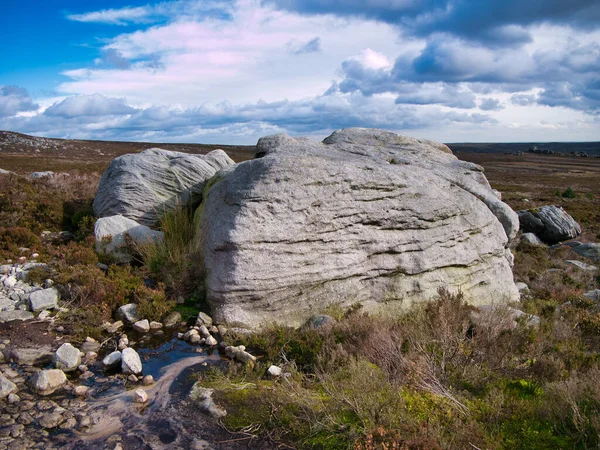 Piedras Molino Erosionadas Cerca Simon Seat Barden Fell Yorkshire Dales — Foto de Stock