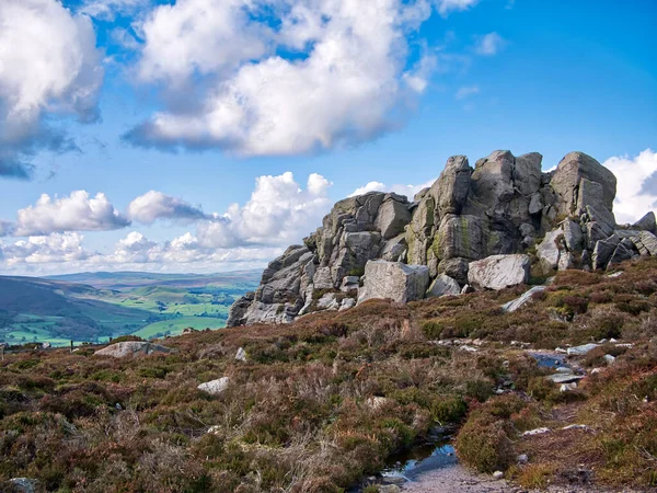 Afloramento Rochoso Pedra Moinho Perto Simon Seat Barden Fell Yorkshire — Fotografia de Stock