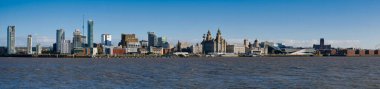 Liverpool 'un UNESCO' sunda modern ofis binaları, Liverpool 'un Anglikan Katedrali, Üç Zarafet ve yeni Liverpool Müzesi de yer alıyor..