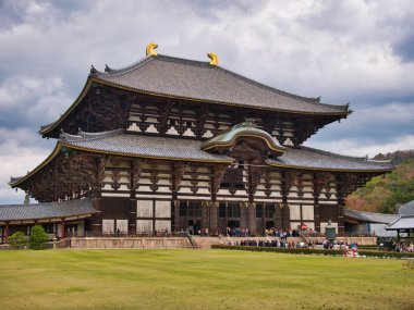 Japonya, Nara 'daki Todai-ji Tapınağı Kompleksi' ndeki Büyük Buda Salonu veya daibutsuden.