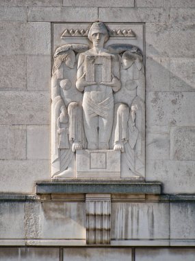 Queensway Mersey Tüneli 'nde bir sanat deco heykeli George' un rıhtım havalandırma ve kontrol istasyonu, Pier Head, Liverpool