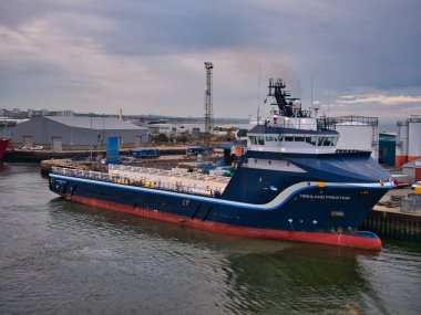Highland Prestige, Aberdeen, İskoçya, İngiltere limanına yanaştı. Bu gemi 2007 'de inşa edilmiş bir Offshore Römorkör / Tedarik Gemisi..
