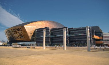 Galler Milenyum Merkezi / Canolfan Mileniwm Cymru, Cardiff Bay, Cardiff, Wales, İngiltere - merkez opera, bale, çağdaş dans, tiyatro, komedi ve müzikallere ev sahipliği yapar..