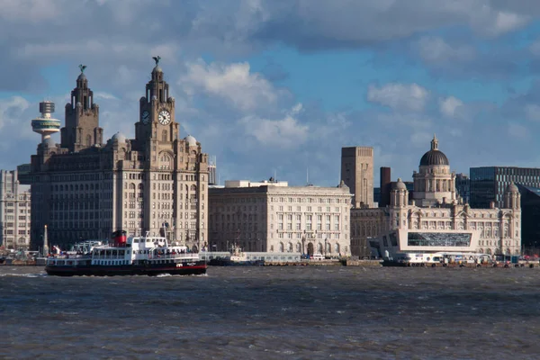 Mersey Ferry Royal Iris Περνά Τις Τρεις Χάριτες Στην Ιστορική — Φωτογραφία Αρχείου