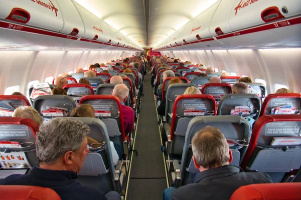 Den Upptagna Kabinen Ett Jet2 Flygplan Som Flyger Från Manchester — Stockfoto