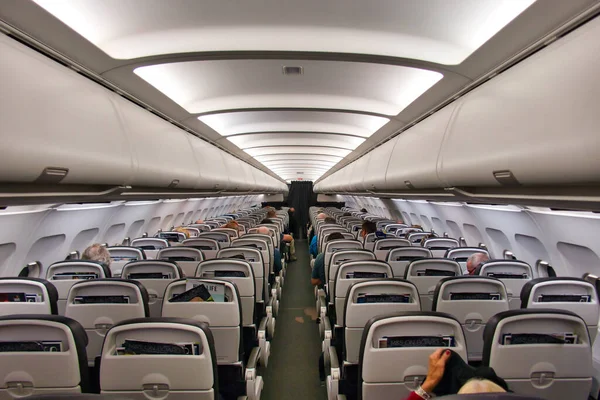Die Kabine Eines Flugzeugs Von British Airways Auf Dem Weg lizenzfreie Stockbilder