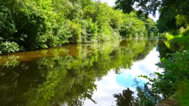 Estáticos Estableciendo Toma Una Tranquila Sección Del Leeds Canal Liverpool — Vídeo de stock