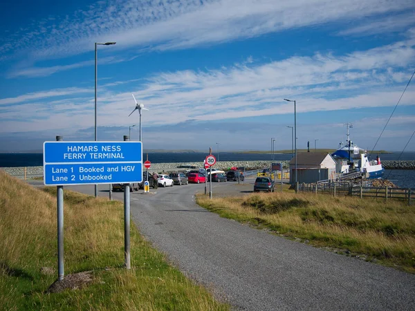 Autos Pasajeros Esperan Para Abordar Ferry Interinsular Terminal Ferry Hamars — Foto de Stock