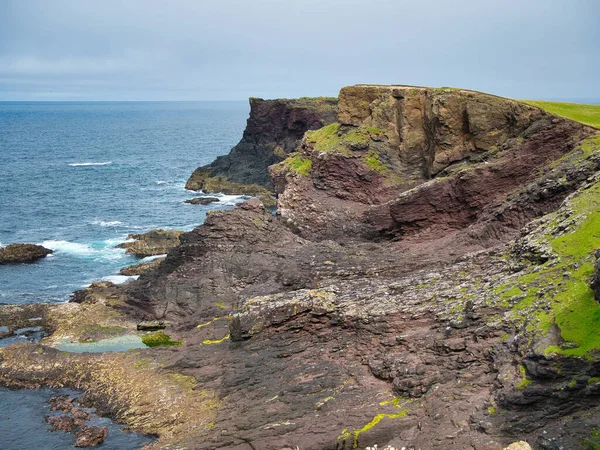 Береговые Скальные Образования Эшанессе Шетландских Островах Шотландия Великобритания Скалы Вулканической — стоковое фото