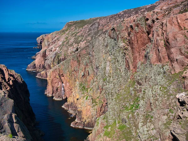 Röda Granitklippor Muckle Roe Shetland Storbritannien Dessa Klippor Muckle Roe — Stockfoto