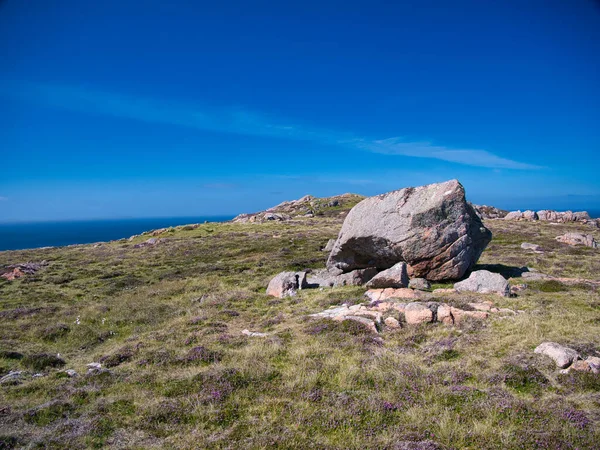 Una Roca Errática Colina Las Lenguas Muckle Roe Shetland Reino — Foto de Stock