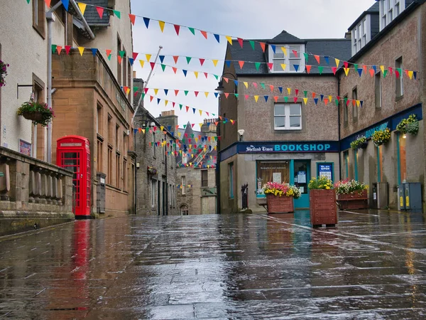 Ngiltere Skoçya Nın Başkenti Lerwick Merkezindeki Commercial Street Yağmurlu Bir — Stok fotoğraf