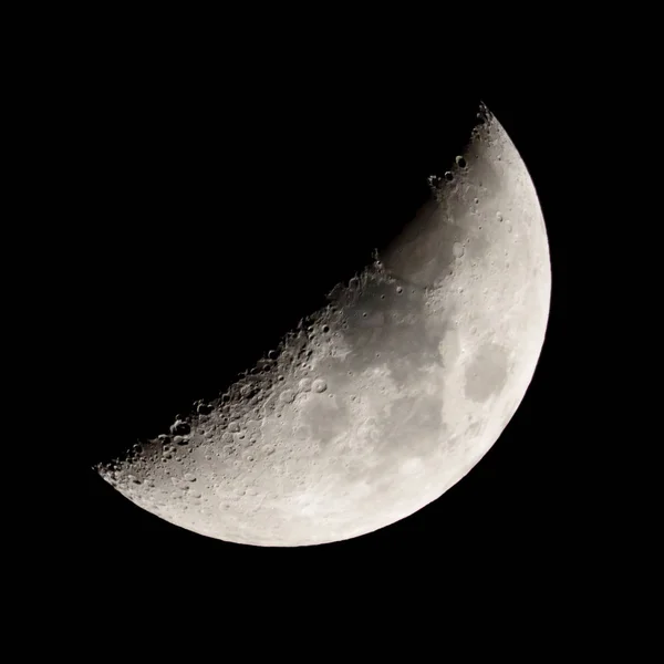 Half Moon Svart Bakgrund — Stockfoto