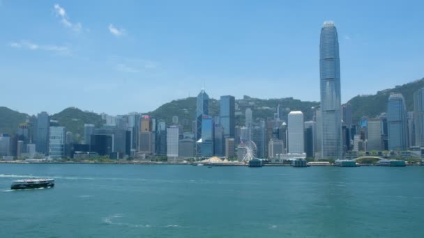 2018 ビクトリア ハーバーと香港島のスカイライン 香港は最も密に住まれた都市の一つ — ストック動画