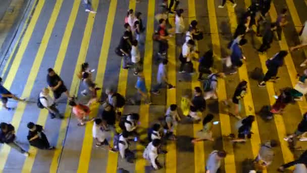Hong Kong Agosto 2018 Attraversamento Pedonale Occupato Notte Mong Kok — Video Stock