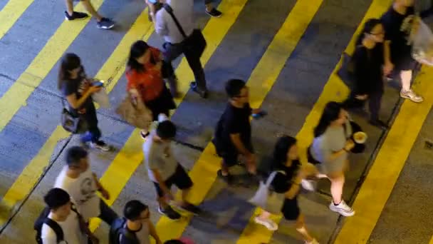 Hong Kong Augustus 2018 Drukke Voetgangersoversteekplaats Mong Kok Kowloon Hong — Stockvideo