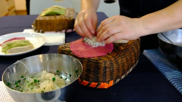 Κάνοντας Κέικ Ρυζιού Για Παράδοση Κορεάτικα Τζέτζου — Αρχείο Βίντεο