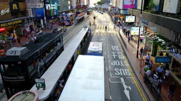 Гонконг Октября 2017 Пешеходы Автобусы Движение Гонконге — стоковое видео