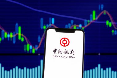Hong Kong, Çin - 28 Aralık 2018: Bank of China logo üzerinde hisse senedi grafiği bir smartphone gördün mü