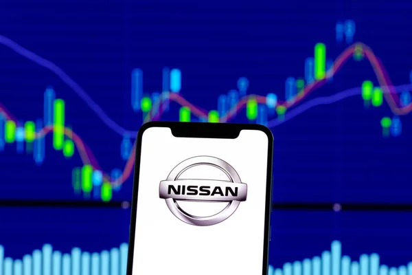 Hong Kong China Diciembre 2018 Logotipo Nissan Teléfono Inteligente Sobre — Foto de Stock