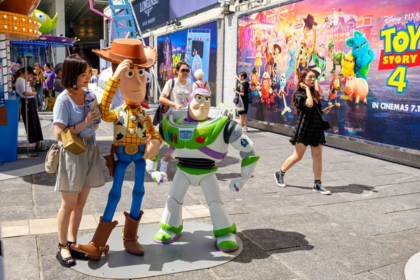 Toy Story 4 exibição de pano de fundo do filme — Fotografia de Stock