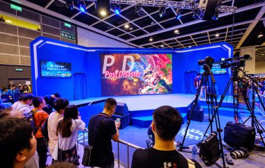 Hong Kong - 30 Temmuz 2019: Ziyaretçiler, Hong Kong'daki 21..