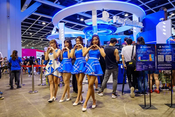 Hong Kong Julio 2019 Una Chica Sony Playstation Acg Vista Imágenes De Stock Sin Royalties Gratis