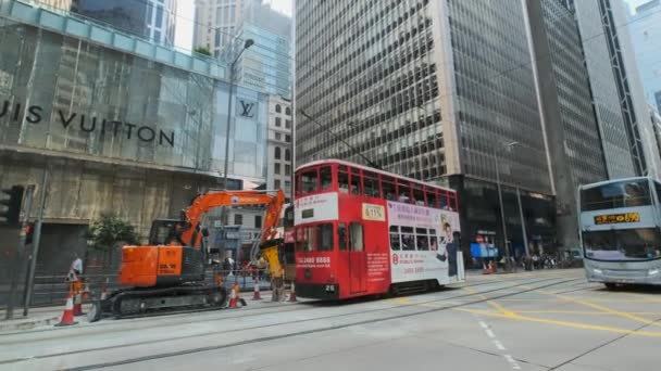 Central Χονγκ Κονγκ Ιούνιος 2017 Πεζοί Λεωφορεία Και Κυκλοφορία Στην — Αρχείο Βίντεο