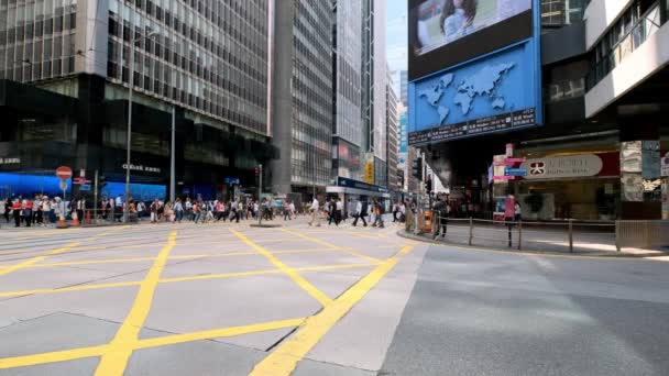 Центральный Гонконг Июня 2017 Года Пешеходы Автобусы Движение Центральном Округе — стоковое видео
