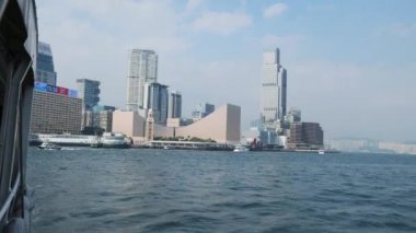 Hong Kong - 14 Haziran 2019: Victoria Harbor ve Hong Kong Skyline.