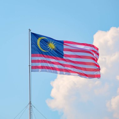 Gökyüzünde Jalur Gemilang Malezya Bayrağı