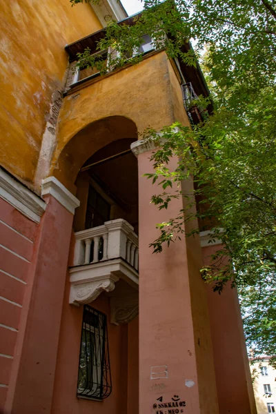 Stadtarchitektur Stadtzusammensetzung Und Fragmente Von Gebäuden — Stockfoto