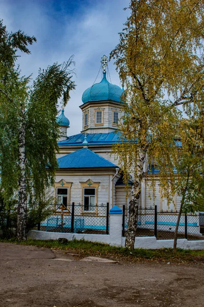 Old Wooden Church Cityoutskirts — Stock Photo, Image