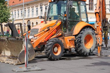Tarak yol inşaatı şehirde çalışıyor