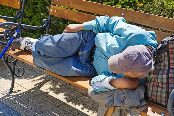Homeless Man Sleeping Park Bench Outdoor — Stock Photo, Image