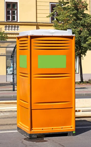 Tragbare Toilette Auf Der Straße Der Stadt — Stockfoto