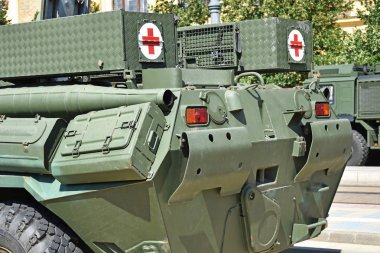 Bir zırhlı askeri araç parçası