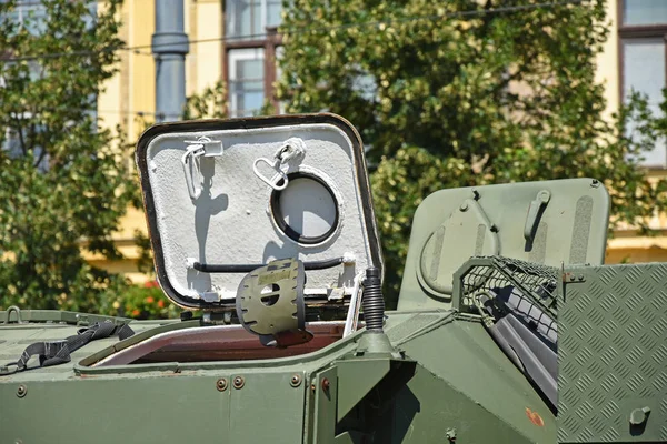 Partie Véhicule Militaire Blindé Dans Rue — Photo